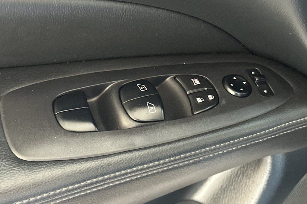 Thumbnail: 2019 Nissan Pathfinder - 24