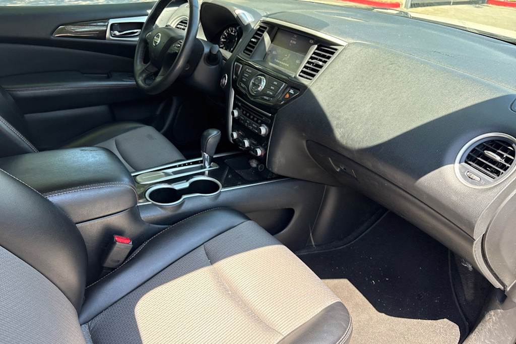 Thumbnail: 2019 Nissan Pathfinder - 13