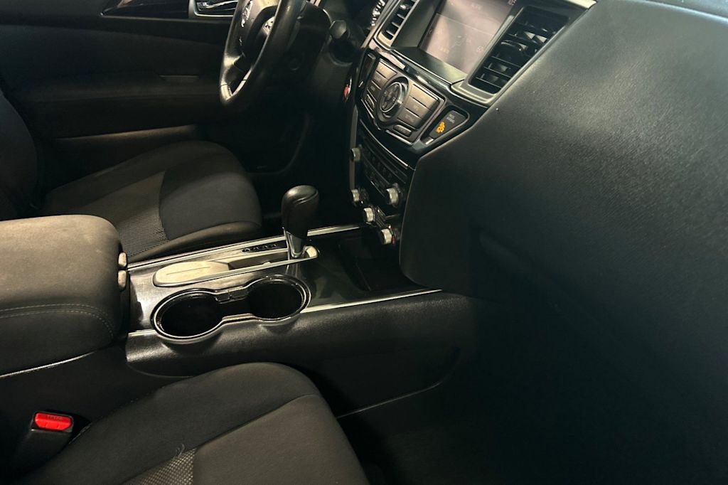 Thumbnail: 2017 Nissan Pathfinder - 12