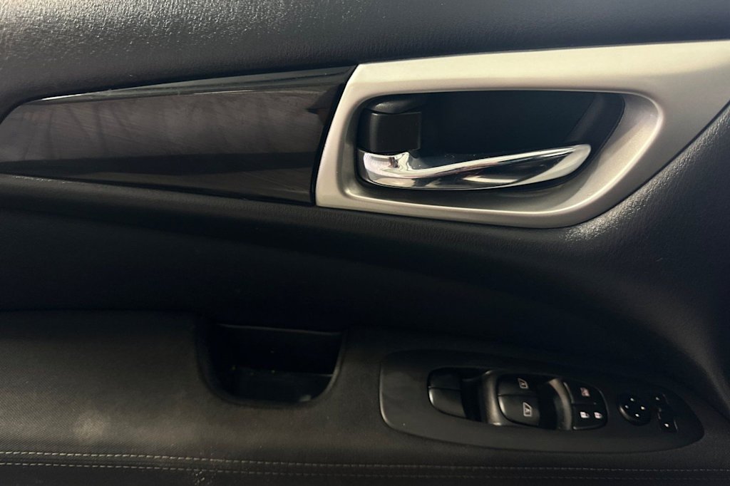 Thumbnail: 2017 Nissan Pathfinder - 20