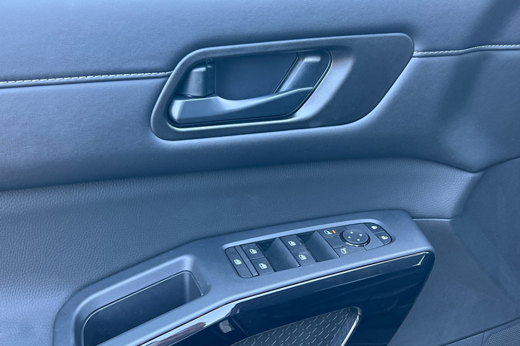 Thumbnail: 2025 Nissan Pathfinder - 21