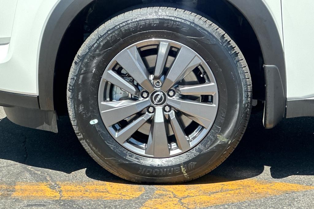 Thumbnail: 2025 Nissan Pathfinder - 8