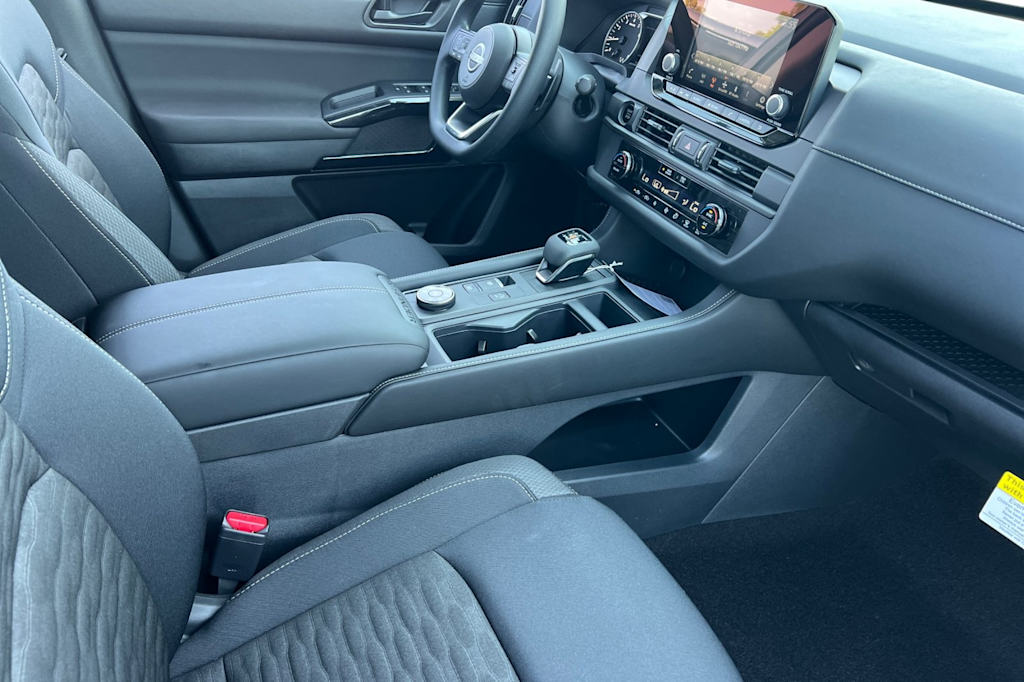 Thumbnail: 2025 Nissan Pathfinder - 10