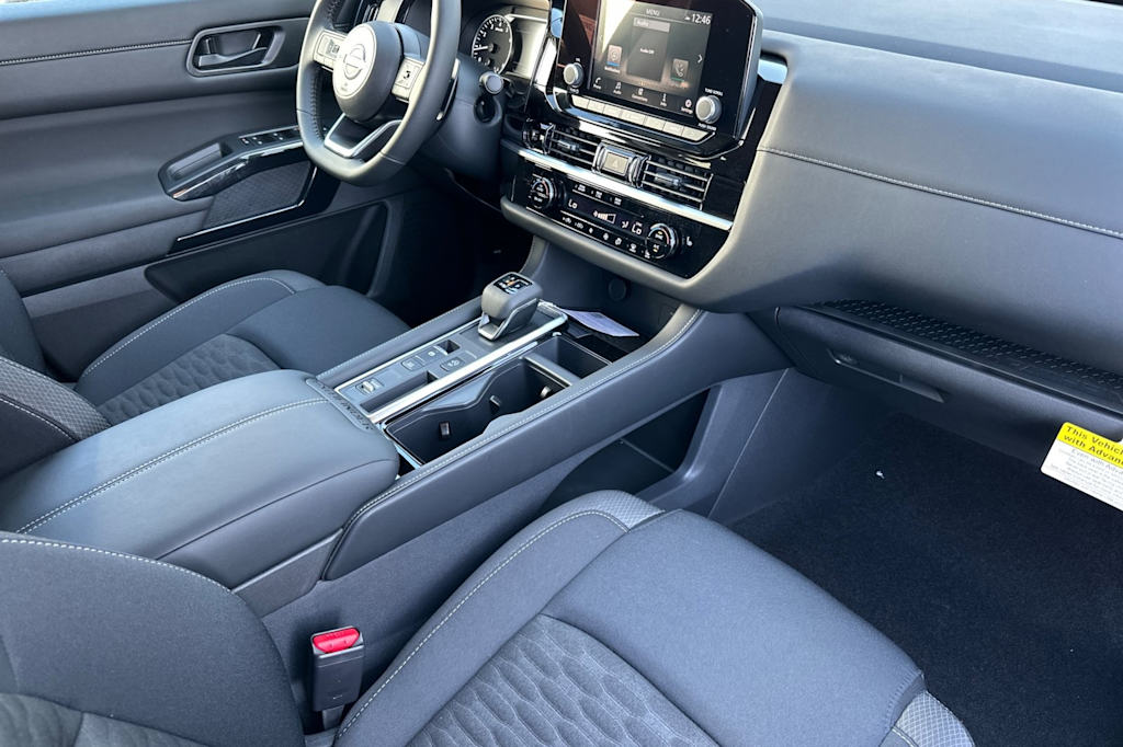 Thumbnail: 2025 Nissan Pathfinder - 12