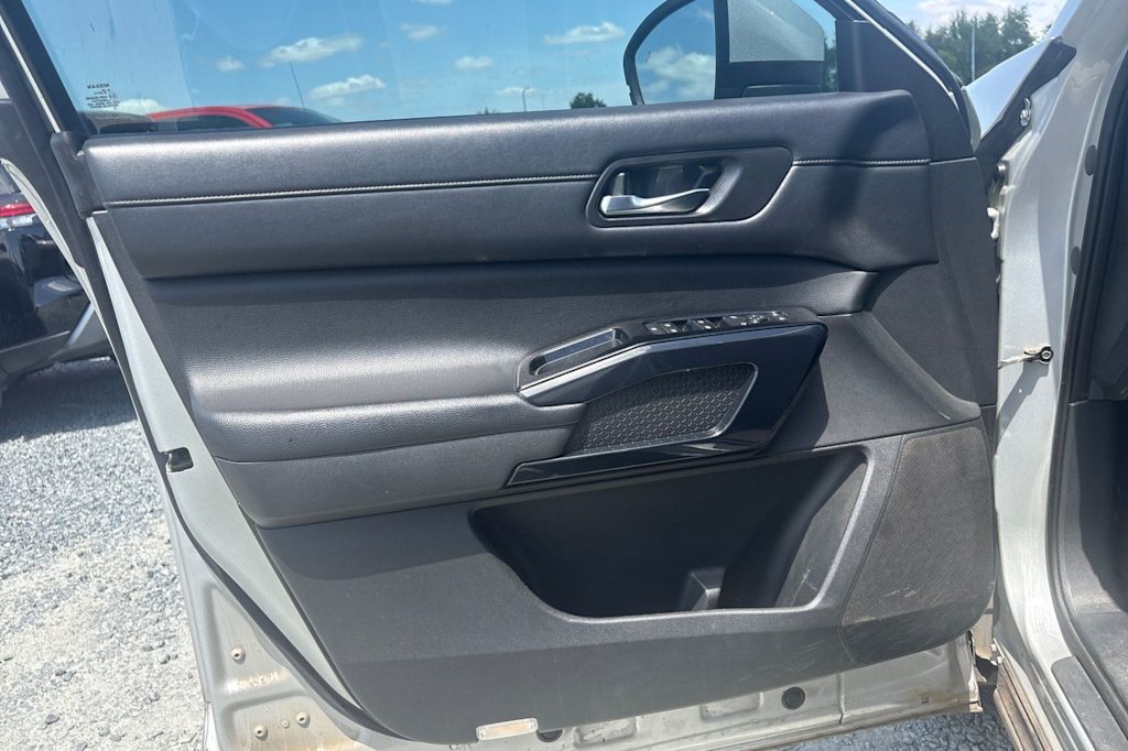 Thumbnail: 2022 Nissan Pathfinder - 21