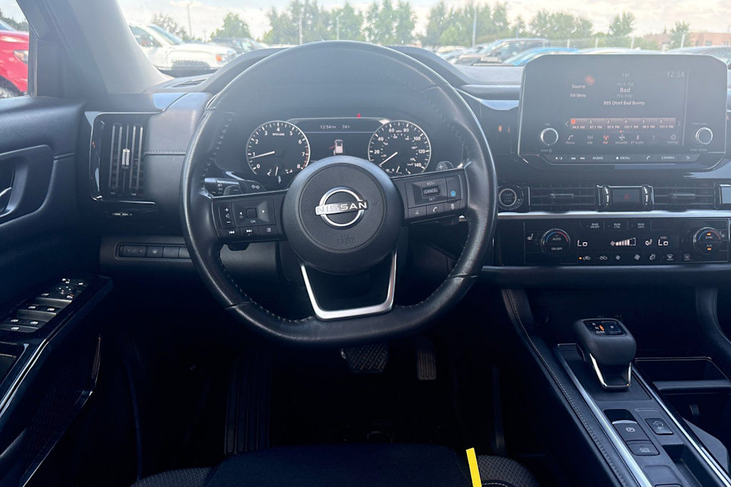 Thumbnail: 2022 Nissan Pathfinder - 11