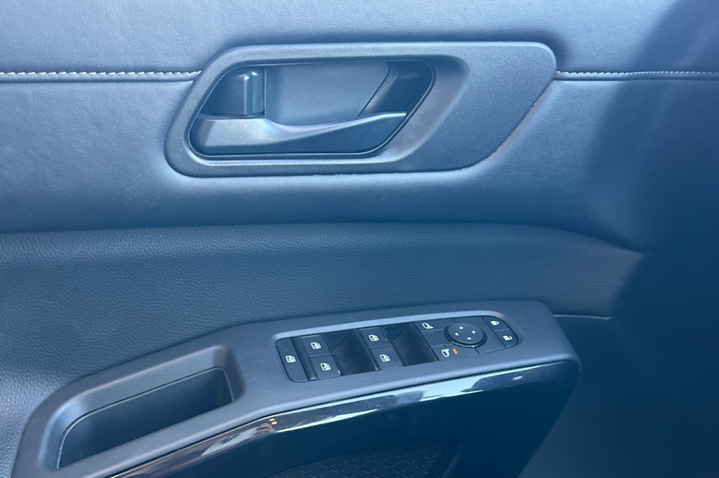 Thumbnail: 2025 Nissan Pathfinder - 23