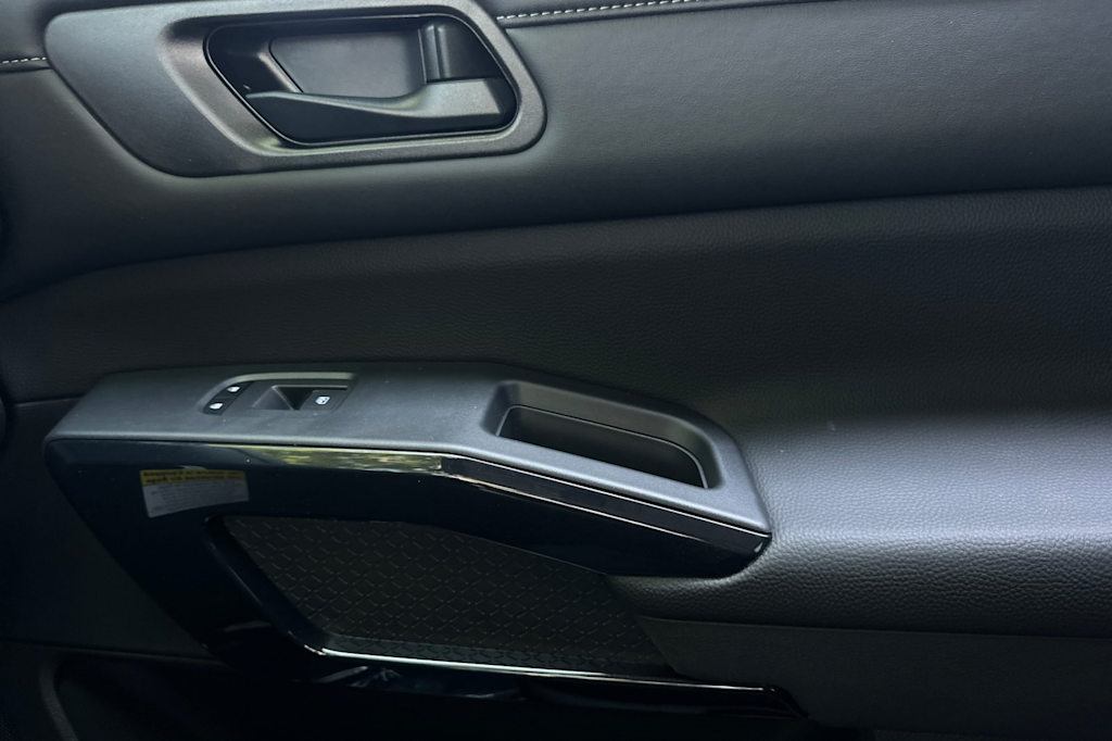 Thumbnail: 2025 Nissan Pathfinder - 24