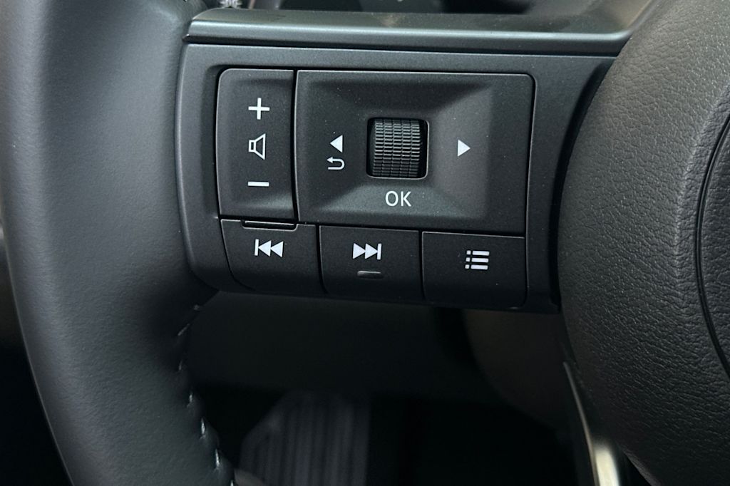 Thumbnail: 2025 Nissan Pathfinder - 29