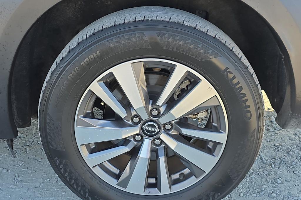 Thumbnail: 2022 Nissan Pathfinder - 8