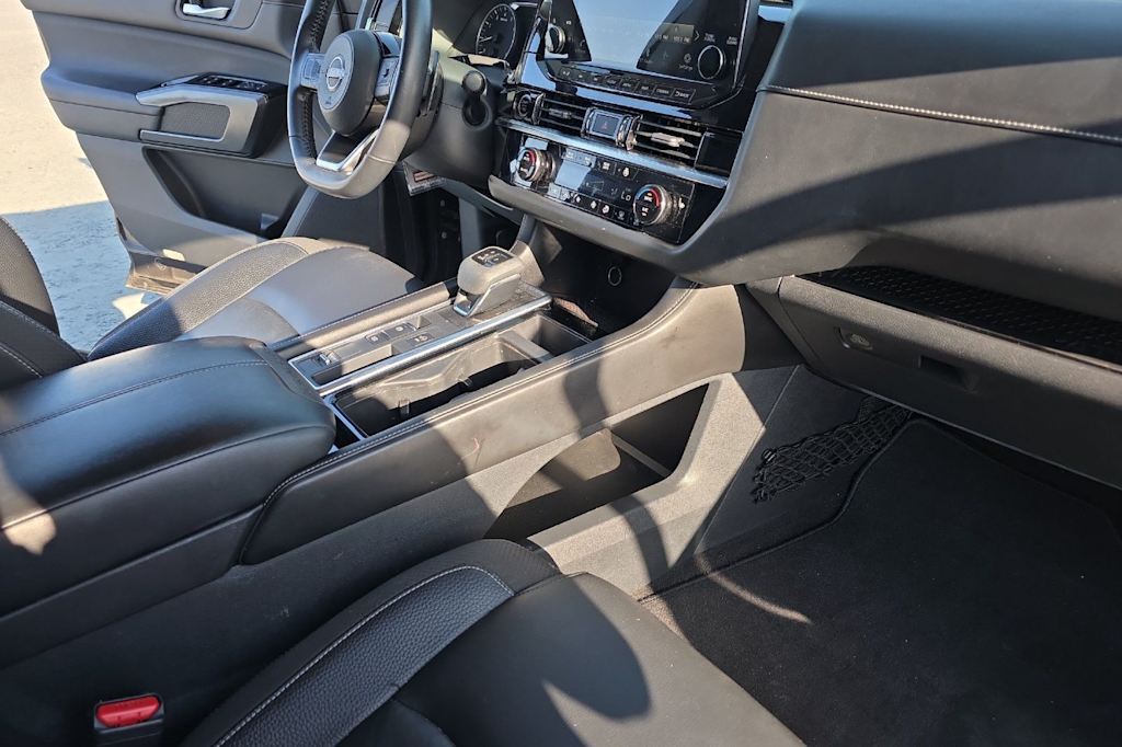 Thumbnail: 2022 Nissan Pathfinder - 12