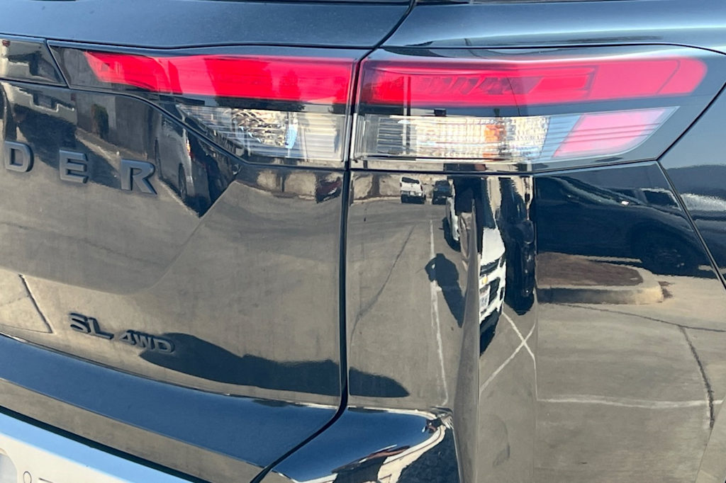 Thumbnail: 2023 Nissan Pathfinder - 22