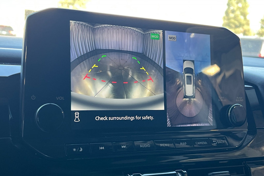 Thumbnail: 2023 Nissan Pathfinder - 26