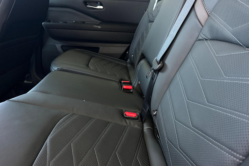 Thumbnail: 2025 Nissan Pathfinder - 10