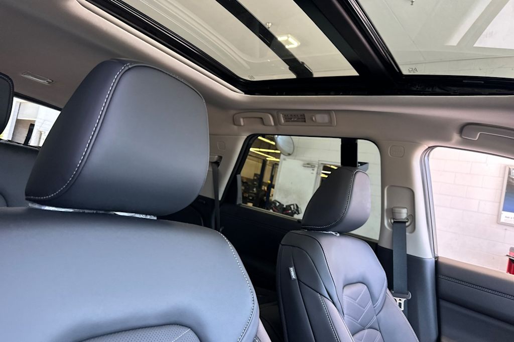 Thumbnail: 2025 Nissan Pathfinder - 25