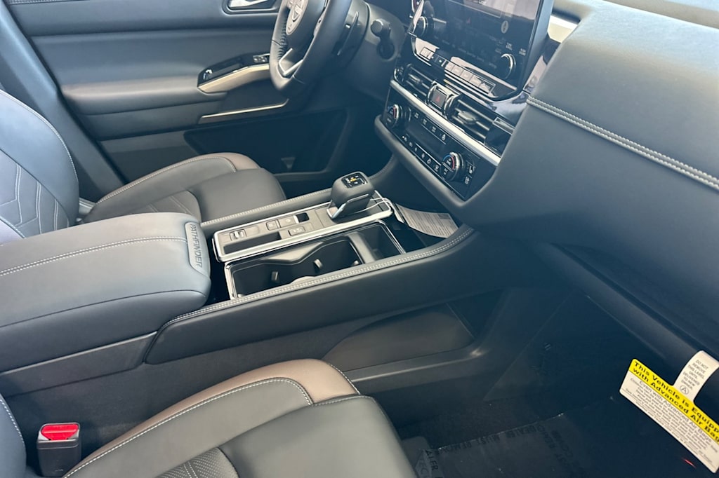 Thumbnail: 2025 Nissan Pathfinder - 12