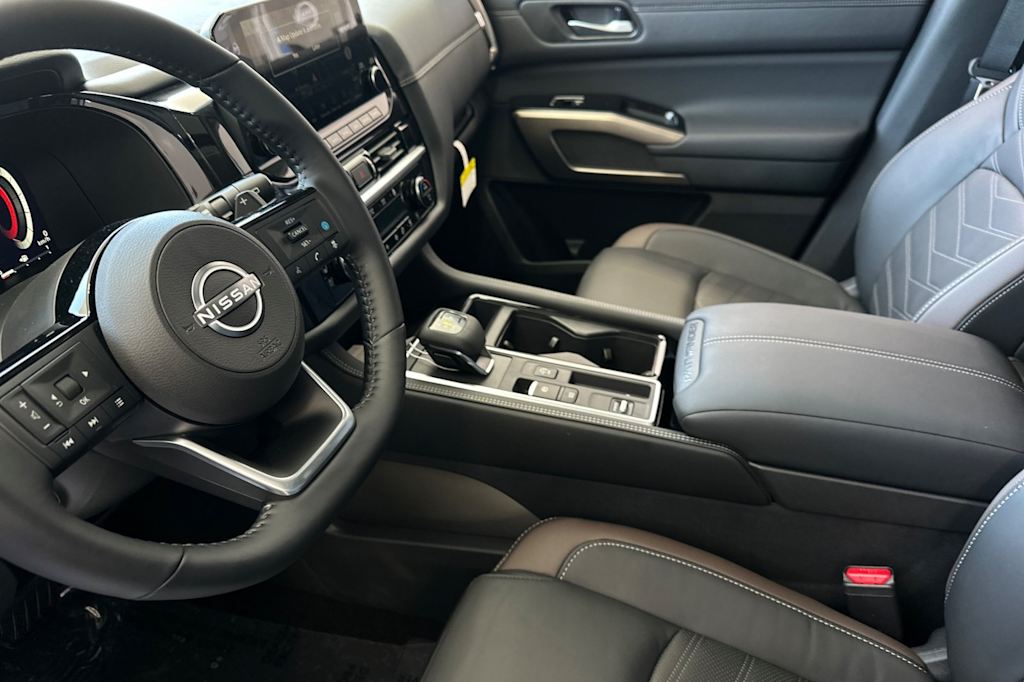 Thumbnail: 2025 Nissan Pathfinder - 9