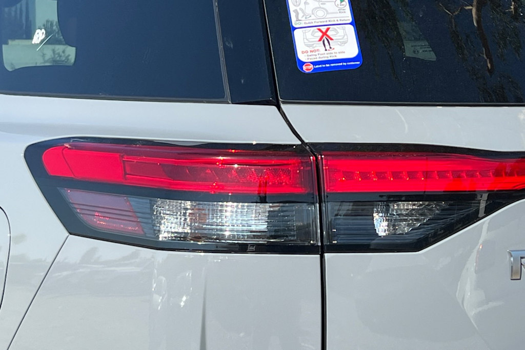 Thumbnail: 2025 Nissan Pathfinder - 25