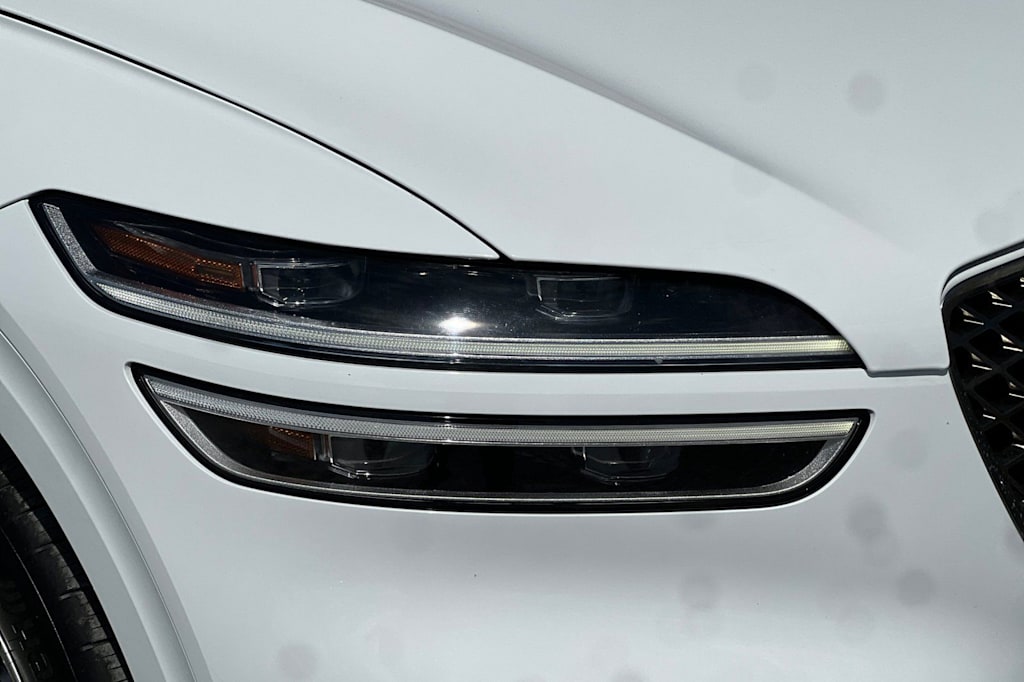 Thumbnail: 2025 Genesis GV70 - 34
