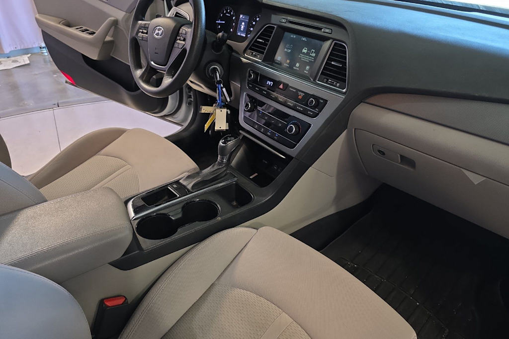 Thumbnail: 2016 Hyundai Sonata - 12