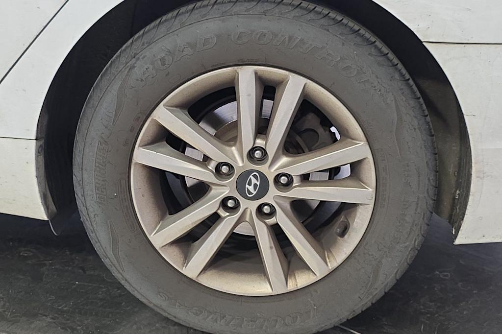 Thumbnail: 2016 Hyundai Sonata - 8