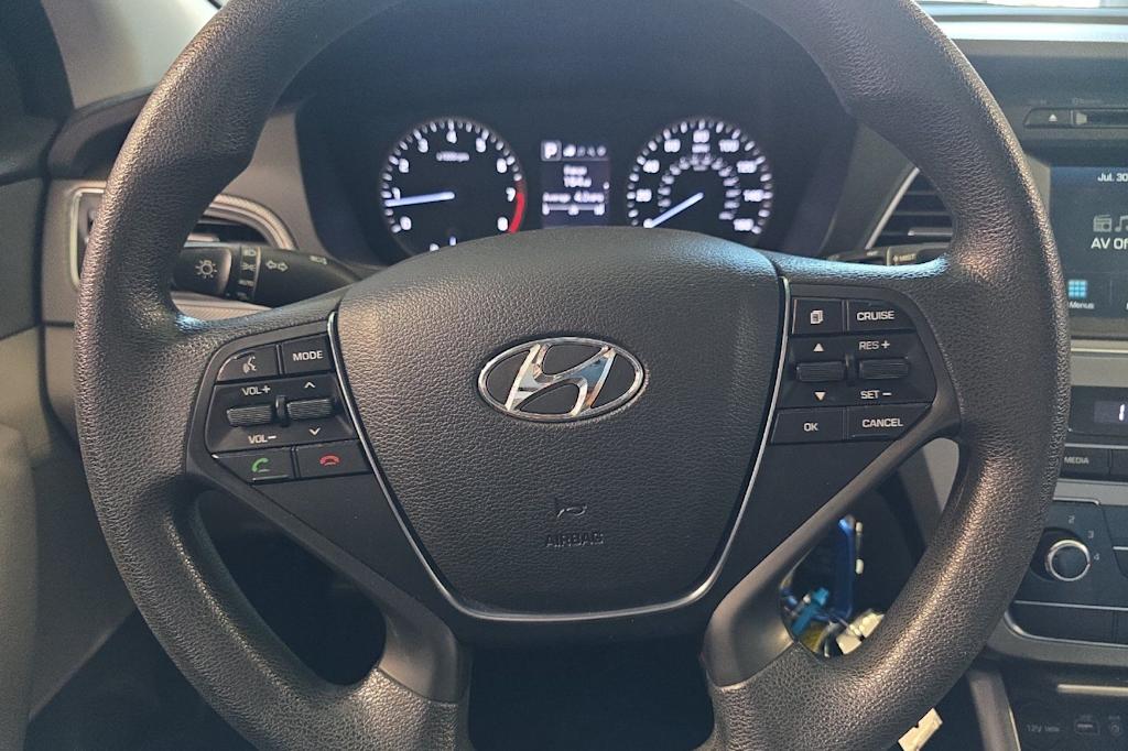 Thumbnail: 2016 Hyundai Sonata - 24