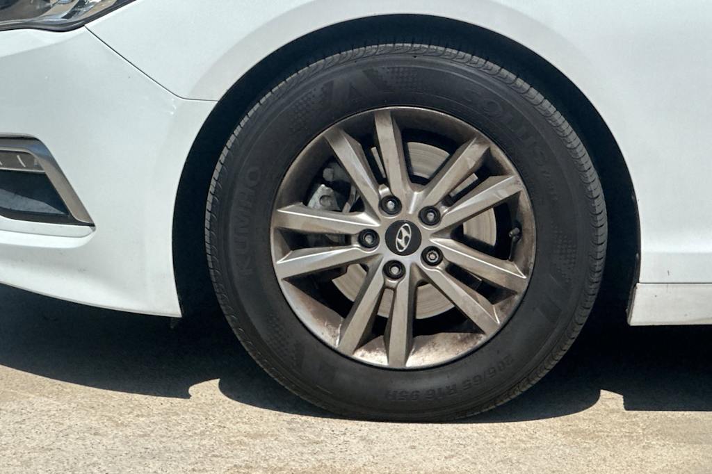 Thumbnail: 2015 Hyundai Sonata - 8