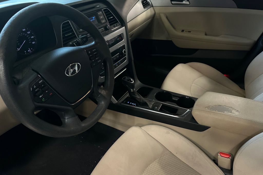 Thumbnail: 2015 Hyundai Sonata - 9