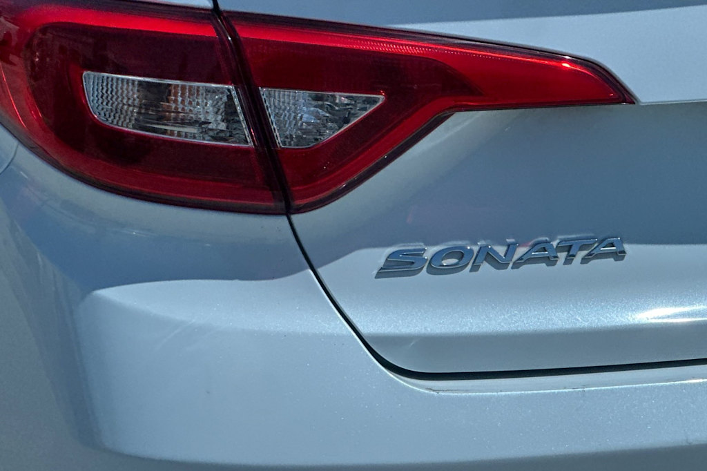 Thumbnail: 2015 Hyundai Sonata - 22