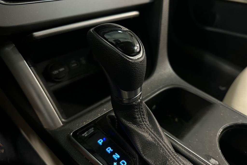 Thumbnail: 2015 Hyundai Sonata - 15