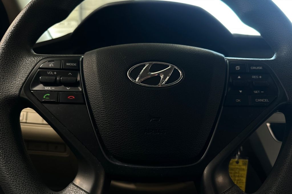 Thumbnail: 2015 Hyundai Sonata - 26