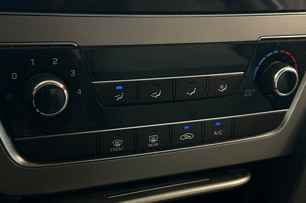Thumbnail: 2015 Hyundai Sonata - 25