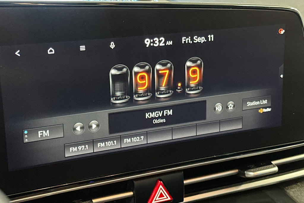 Thumbnail: 2023 Hyundai Elantra - 14