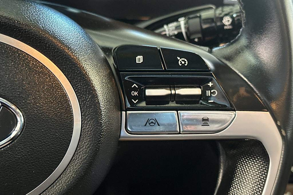 Thumbnail: 2023 Hyundai Elantra - 31