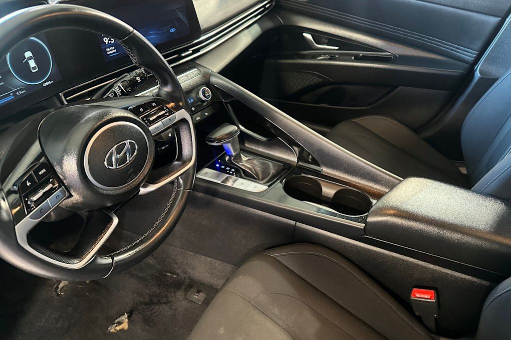 Thumbnail: 2023 Hyundai Elantra - 9