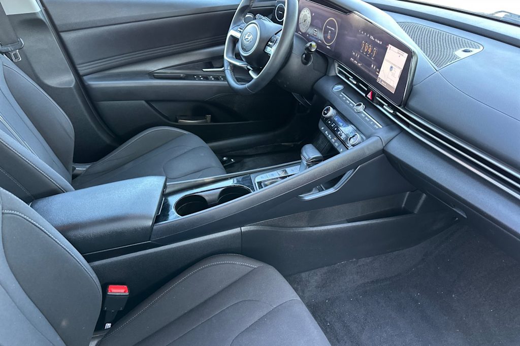 Thumbnail: 2023 Hyundai Elantra - 13