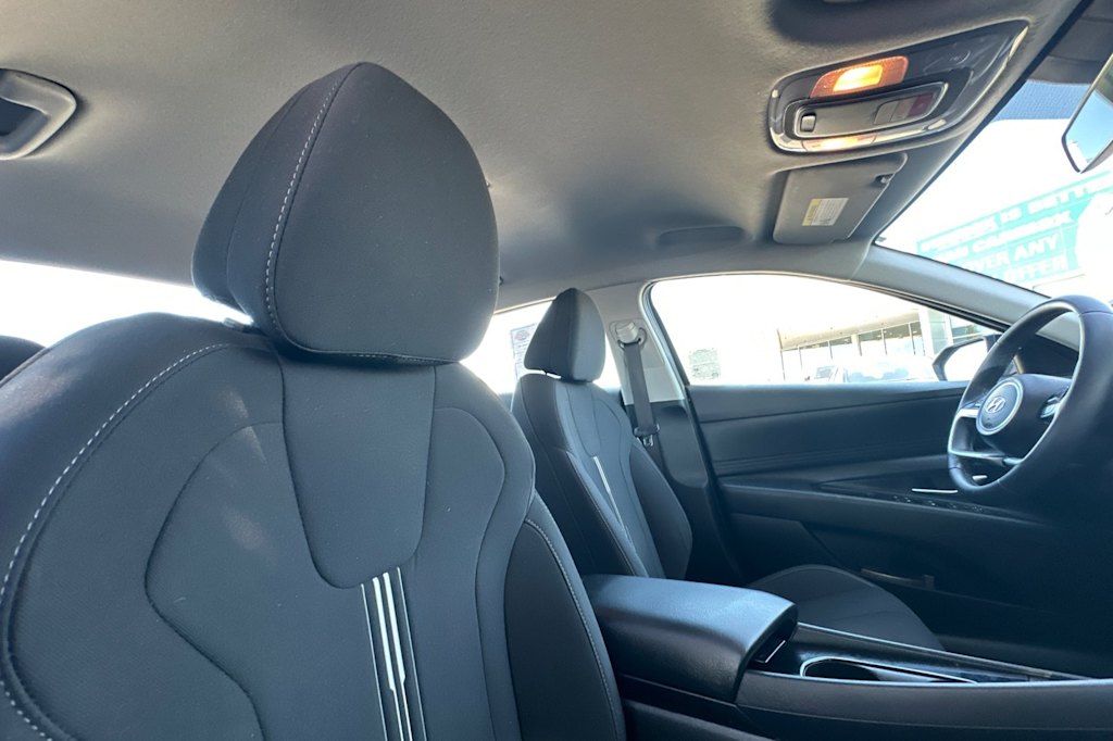 Thumbnail: 2023 Hyundai Elantra - 10