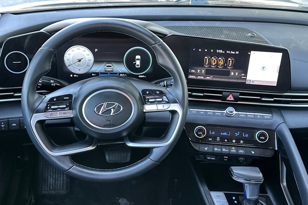 Thumbnail: 2023 Hyundai Elantra - 12