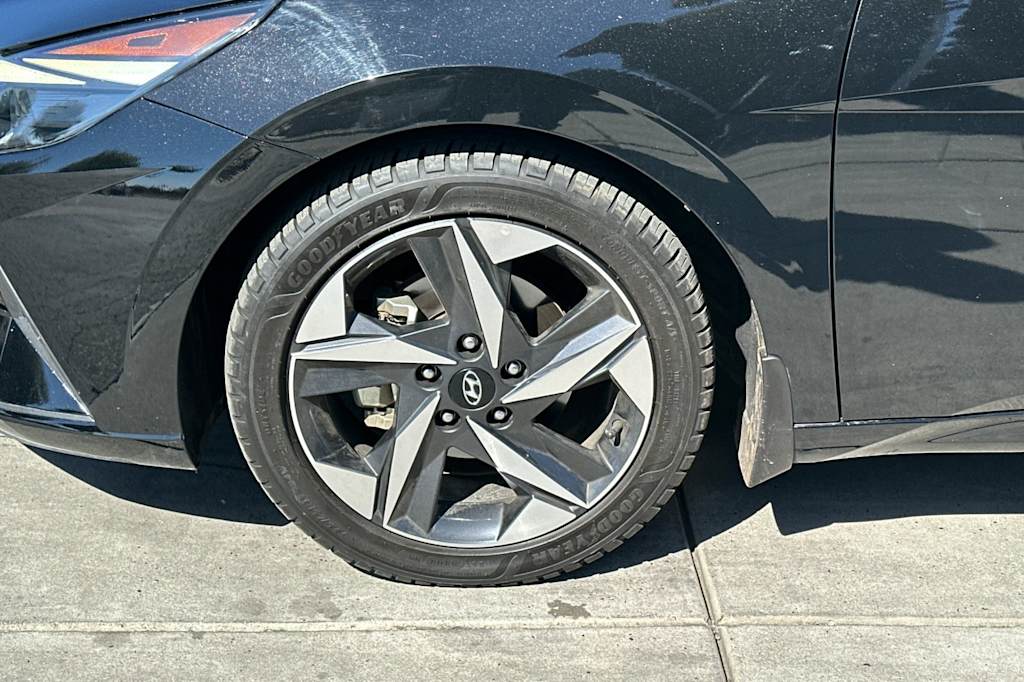 Thumbnail: 2023 Hyundai Elantra - 8