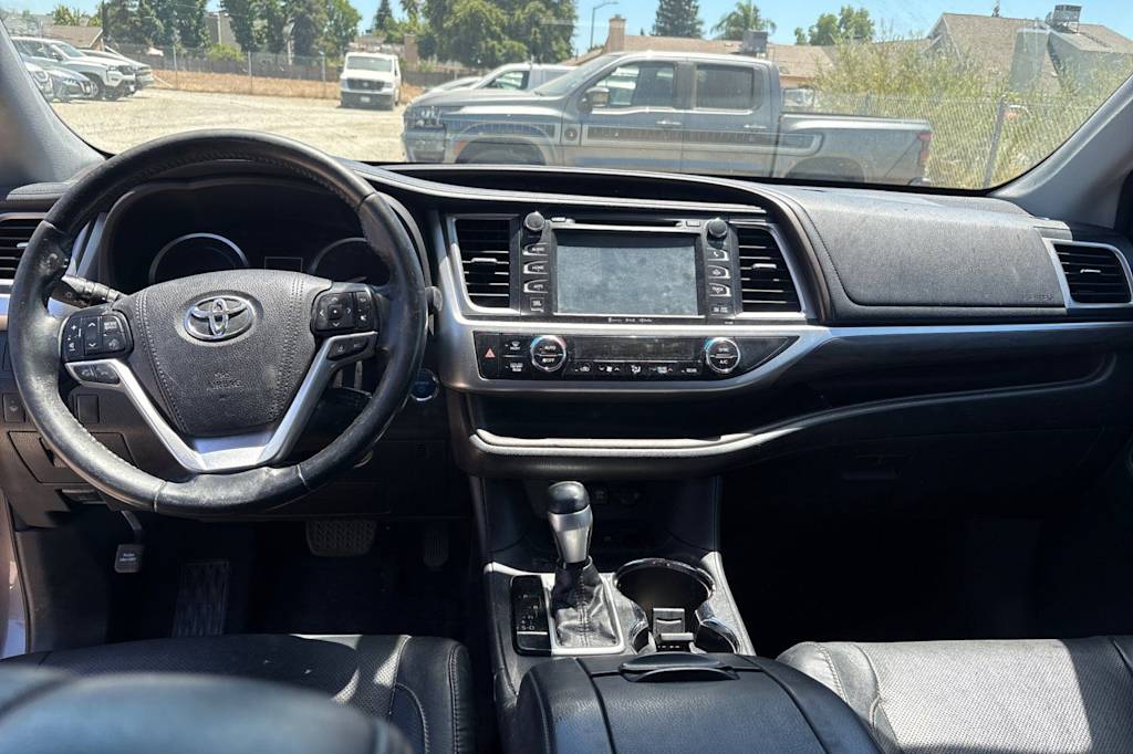 Thumbnail: 2017 Toyota Highlander - 2