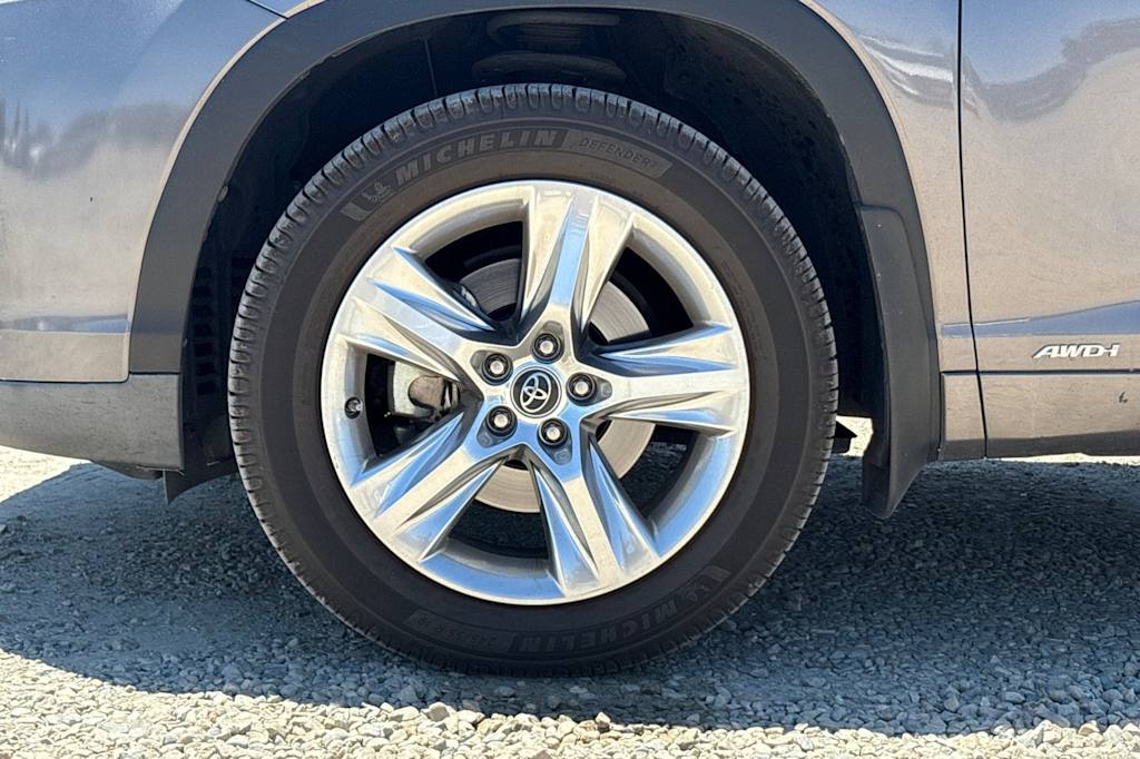 Thumbnail: 2017 Toyota Highlander - 8