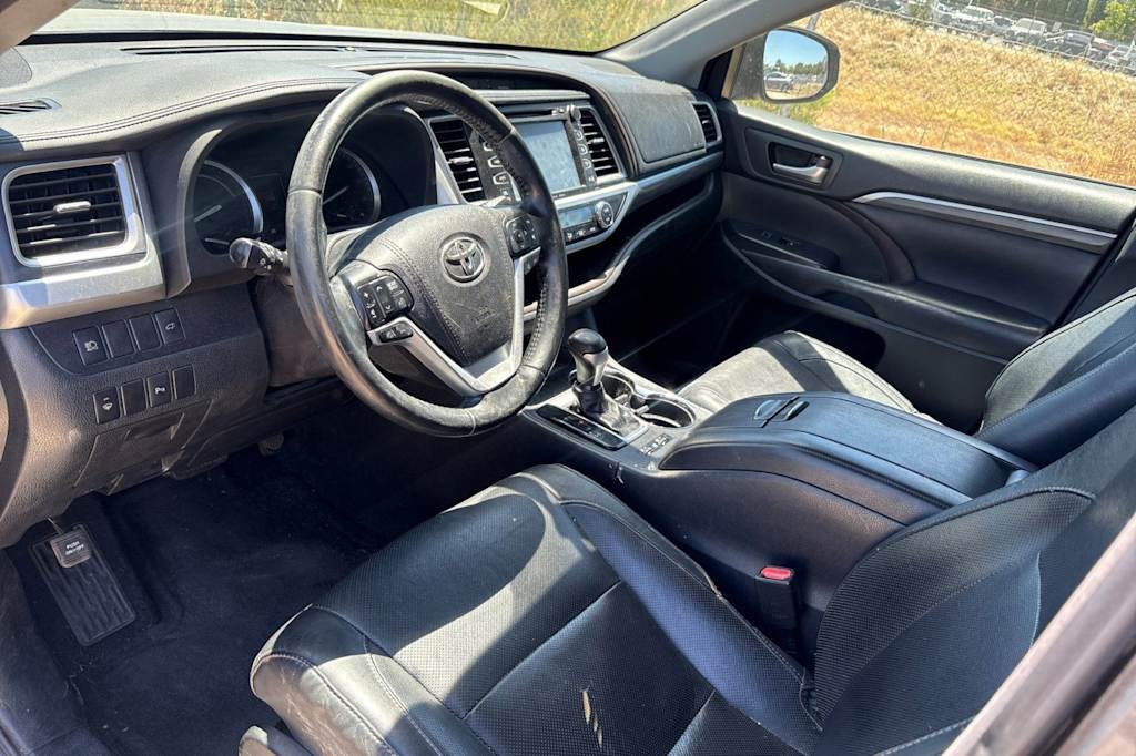 Thumbnail: 2017 Toyota Highlander - 9