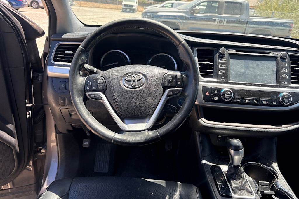 Thumbnail: 2017 Toyota Highlander - 12
