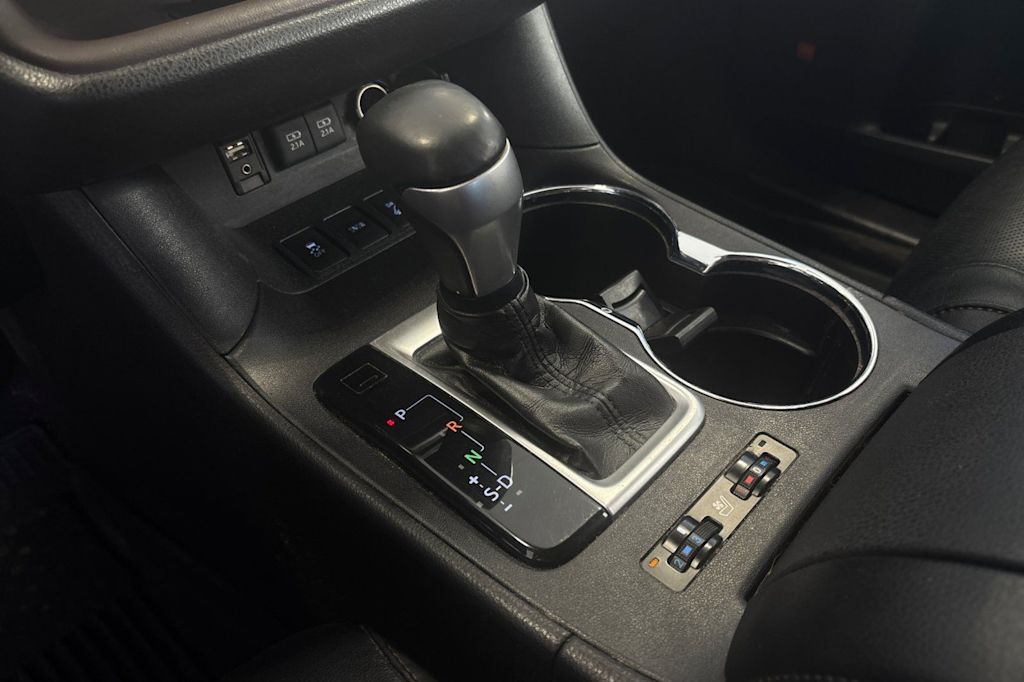 Thumbnail: 2018 Toyota Highlander - 15