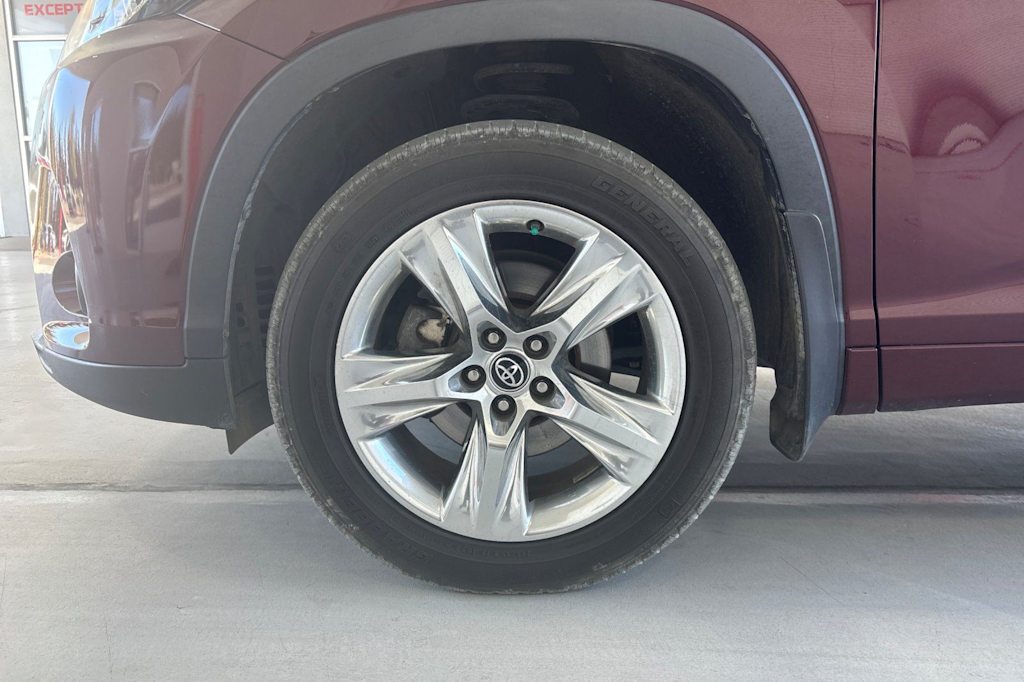Thumbnail: 2018 Toyota Highlander - 8