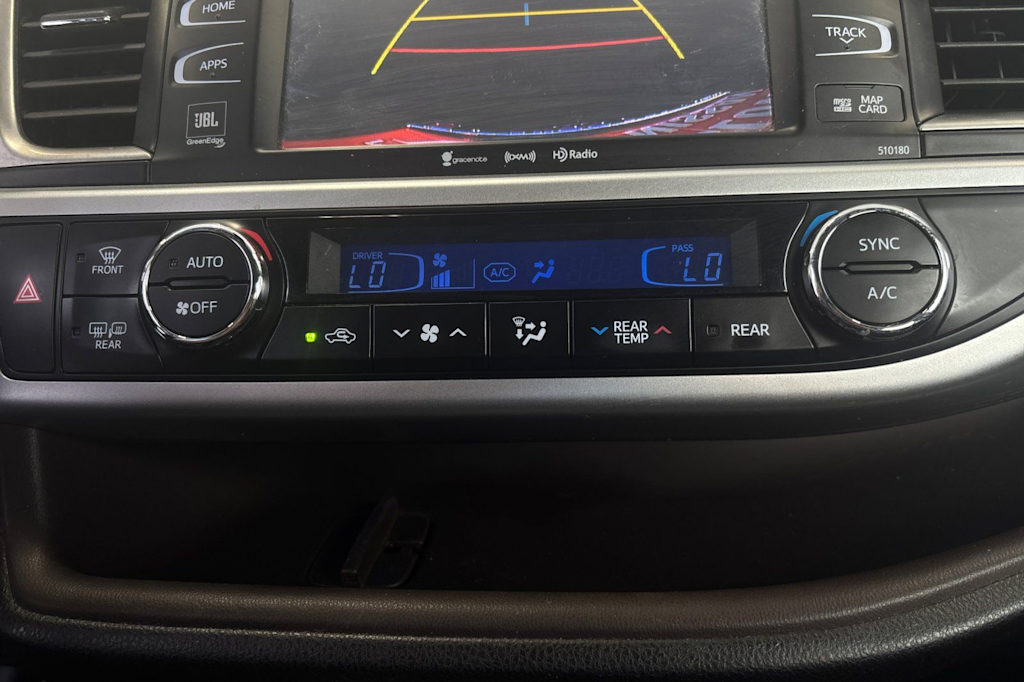 Thumbnail: 2018 Toyota Highlander - 27