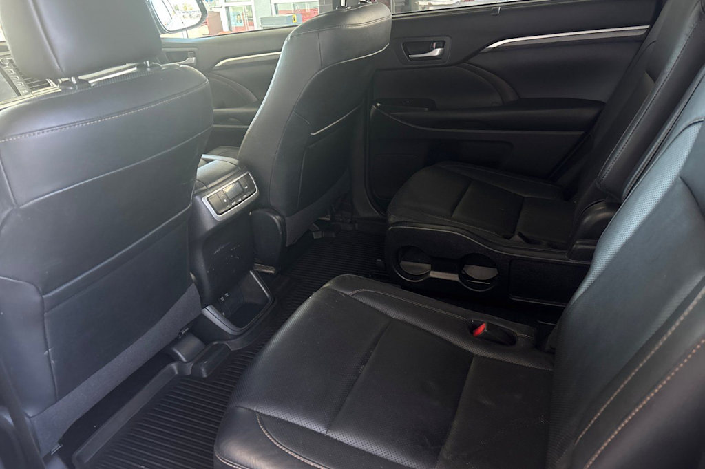 Thumbnail: 2018 Toyota Highlander - 20