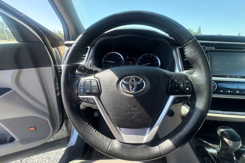 Thumbnail: 2019 Toyota Highlander - 13