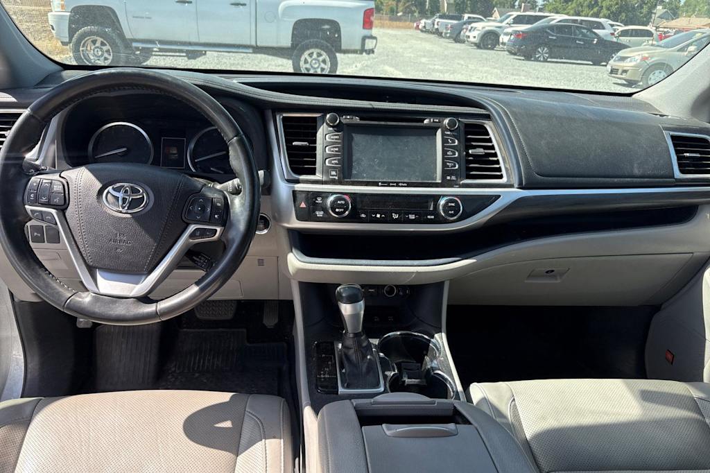 Thumbnail: 2019 Toyota Highlander - 2