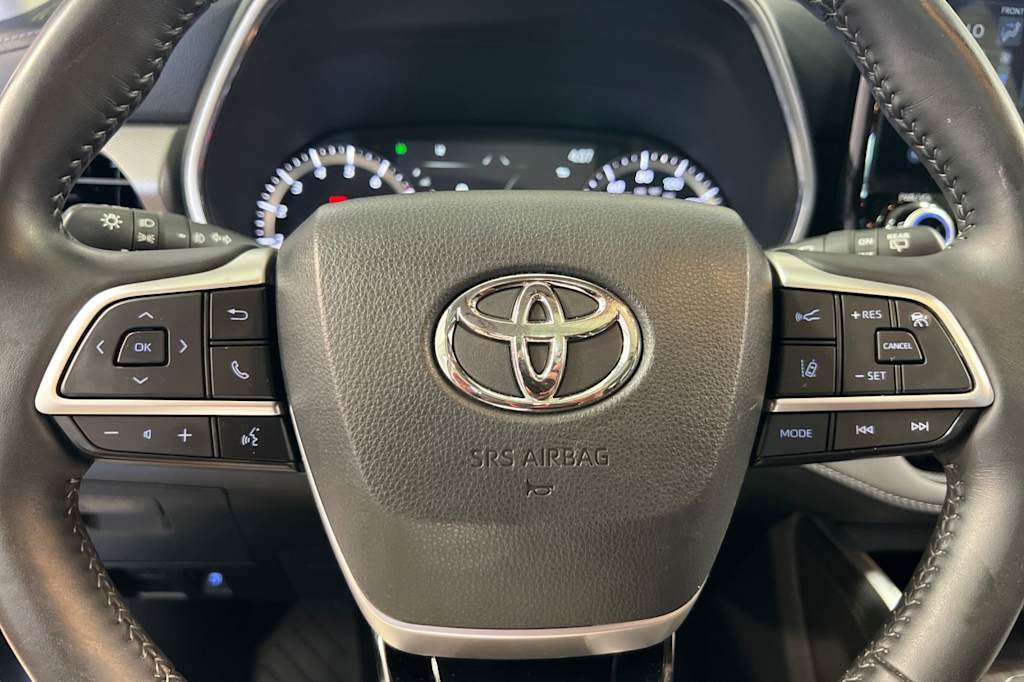 Thumbnail: 2022 Toyota Highlander - 30